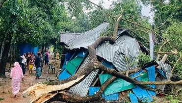 হঠাৎ কালবৈশাখীর তাণ্ডবে লন্ডভন্ড শতাধিক ঘরবাড়ি, ব্যাপক ক্ষয়ক্ষতি